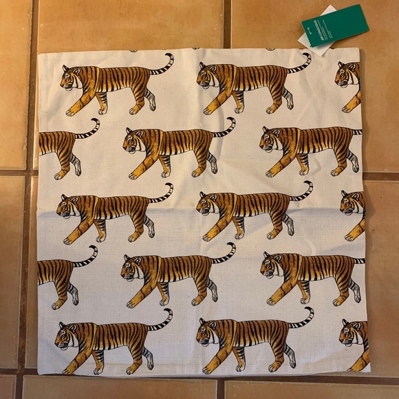 H&M Other - Pair of H&M Collection Tiger Pillow Shams